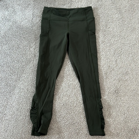 Lululemon crop leggings - Picture 2 of 6